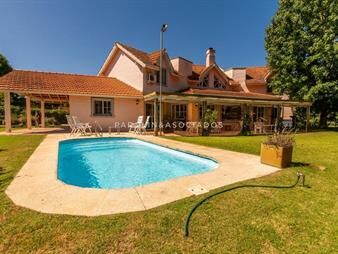 https://web5.gallito.com.uy/casa-en-venta-ubicada-en-la-mejor-zona-de-cantegril-punta-inmuebles-23122989
