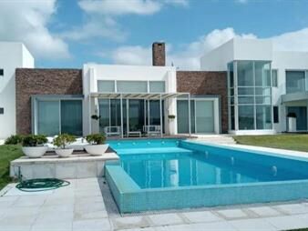 https://www.gallito.com.uy/casa-lago-de-los-cisnes-inmuebles-18073606