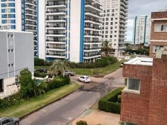 https://www.gallito.com.uy/apartamento-punta-del-este-con-amplia-terraza-y-parrille-inmuebles-21874261