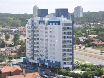 https://web5.gallito.com.uy/apartamento-en-cap-breton-a-metros-de-la-mansa-inmuebles-23411886