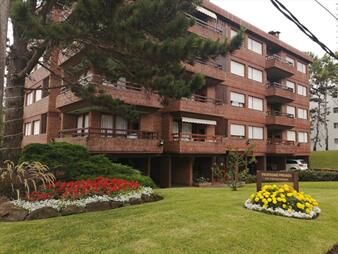 https://www.gallito.com.uy/apartamento-en-playa-mansa-inmuebles-24867555