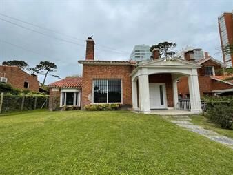 https://www.gallito.com.uy/casa-playa-mansa-inmuebles-24249652