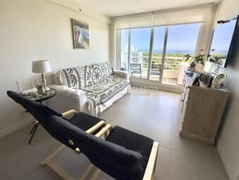 https://web5.gallito.com.uy/apartamento-de-2-dormitorios-en-venta-greenlife-inmuebles-26018996