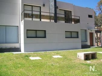 https://web5.gallito.com.uy/casa-de-4-dormitorios-dentro-del-complejo-solanas-inmuebles-26026807