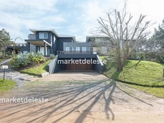 https://www.gallito.com.uy/casa-en-la-barra-espectacular-inmuebles-26029896