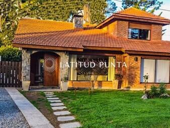 https://web5.gallito.com.uy/casa-en-mansa-4-dormitorios-inmuebles-26032858