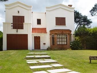 https://web5.gallito.com.uy/casa-en-alquiler-temporal-4-dormitorios-dependencia-de-se-inmuebles-24811928