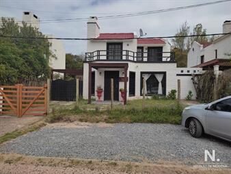 https://web5.gallito.com.uy/casa-a-tres-cuadras-del-centro-de-la-barra-de-4-dormitorios-inmuebles-25534564