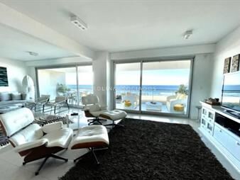 https://web5.gallito.com.uy/exclusivo-penthouse-en-venta-con-piscina-privada-en-terraza-inmuebles-21578537