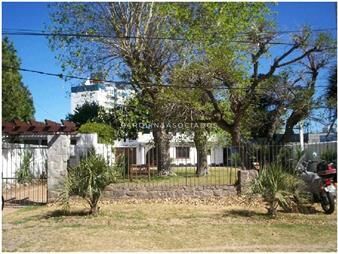 https://www.gallito.com.uy/casa-en-venta-con-4-dormitorios-en-excelente-ubicaciã³n-pu-inmuebles-24566237