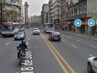 https://web5.gallito.com.uy/18-de-julio-gran-esquina-en-cordon-acera-sur-426-m2-8-m-inmuebles-26055618