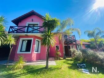 https://web5.gallito.com.uy/casa-en-alquiler-a-media-cuadra-de-la-playa-cuatro-suites-inmuebles-24990261