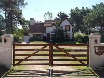 https://web5.gallito.com.uy/casa-de-4-dormitorios-con-piscina-en-alquiler-en-brava-pun-inmuebles-24174192