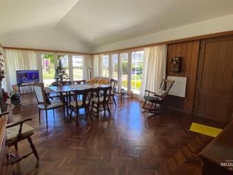 https://web5.gallito.com.uy/encantadora-casa-en-uno-de-los-mejores-puntos-de-la-mansa-inmuebles-23655601