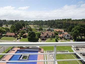 https://web5.gallito.com.uy/apartamento-en-venta-de-1-dormitorio-en-torre-greenlife-pu-inmuebles-24815914