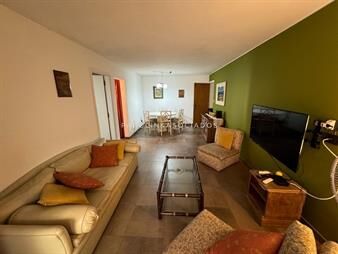 https://web5.gallito.com.uy/apartamento-en-venta-2-dormitorios-y-medio-playa-mansa-pu-inmuebles-25640600