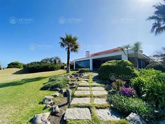 https://www.gallito.com.uy/alquiler-casa-4-dormitorios-playa-brava-inmuebles-22549988