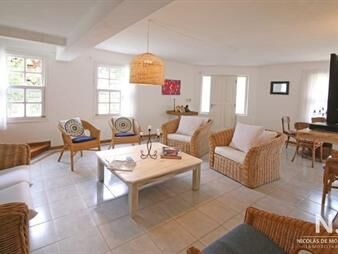 https://web5.gallito.com.uy/venta-de-casa-de-4-dormitorios-en-la-barra-punta-del-este-inmuebles-24601175