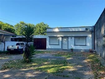 https://web5.gallito.com.uy/venta-de-3-casas-en-colon-con-renta-inmuebles-23442675