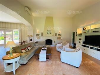 https://web5.gallito.com.uy/en-el-corazon-de-la-mansa-espectacular-residencia-inmuebles-19856962