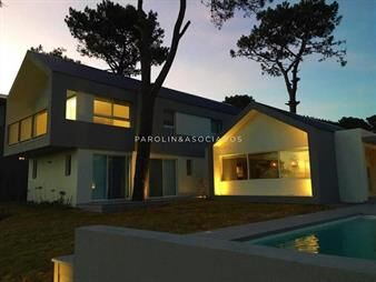 https://web5.gallito.com.uy/casa-en-venta-de-5-dormitorios-en-josã©-ignacio-punta-del-inmuebles-19879340
