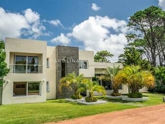 https://web5.gallito.com.uy/casa-en-venta-4-dormitorios-en-boulevard-park-punta-del-es-inmuebles-25128484