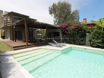 https://www.gallito.com.uy/casa-en-venta-de-3-dormitorios-en-la-barra-punta-del-este-inmuebles-25273057