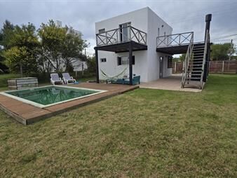 https://web5.gallito.com.uy/casa-en-venta-de-dos-dormitorios-terrazas-piscina-y-parri-inmuebles-25892350