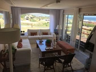 https://www.gallito.com.uy/casa-en-venta-de-4-dormitorios-en-el-chorro-manantiales-inmuebles-22437079