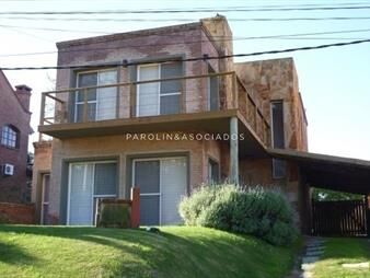 https://www.gallito.com.uy/casa-en-venta-de-4-dormitorios-en-montoya-punta-del-este-inmuebles-23895804