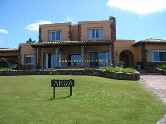 https://web5.gallito.com.uy/casa-en-venta-de-3-dormitorios-en-montoya-punta-del-este-inmuebles-21832167