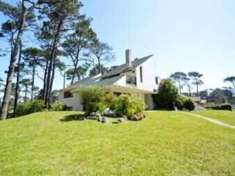 https://web5.gallito.com.uy/casa-en-venta-de-5-dormitorios-en-mansa-punta-del-este-inmuebles-20628155