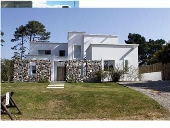 https://web5.gallito.com.uy/casa-en-venta-de-3-dormitorios-en-lugano-punta-del-este-inmuebles-16906197