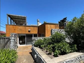 https://www.gallito.com.uy/vende-casa-en-manantiales-con-terraza-abierta-de-4-dormito-inmuebles-25967678