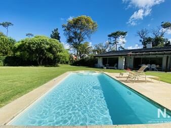 https://web5.gallito.com.uy/casa-en-venta-en-playa-mansa-primeras-paradas-punta-del-inmuebles-25330716
