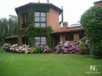https://web5.gallito.com.uy/chalet-de-3-dormitorios-en-venta-proximo-al-mar-montoya-inmuebles-25595640