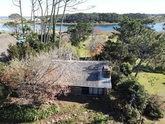 https://www.gallito.com.uy/casa-en-venta-de-3-dormitorios-en-pinares-punta-del-este-inmuebles-16906066