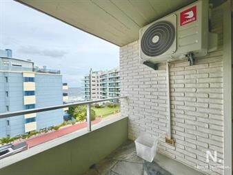 https://web5.gallito.com.uy/apartamento-de-2-dormitorios-con-vista-al-mar-en-peninsula-inmuebles-25004749