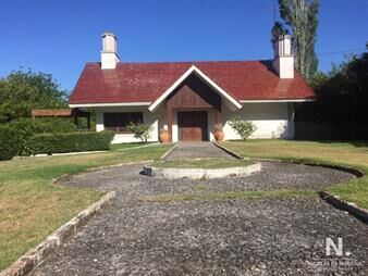https://web5.gallito.com.uy/espectacular-chalet-en-beverly-hills-inmuebles-25034659