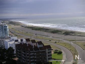 https://web5.gallito.com.uy/apartamento-en-venta-de-2-dormitorios-en-punta-del-este-fr-inmuebles-25036415