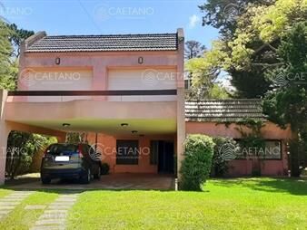 https://web5.gallito.com.uy/venta-casa-a-media-cuadra-de-la-playa-5-dorm-4-baã±os-y-s-inmuebles-25910952