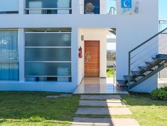 https://web5.gallito.com.uy/apartamento-en-ventas-y-alquiler-con-la-mejor-vista-al-mar-inmuebles-22909763