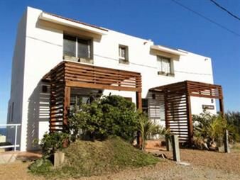 https://www.gallito.com.uy/venta-de-complejo-de-7-apartamentos-con-vista-al-mar-punta-inmuebles-26133483