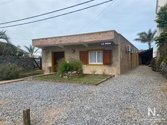 https://www.gallito.com.uy/espectacular-casa-en-manantiales-inmuebles-25033954