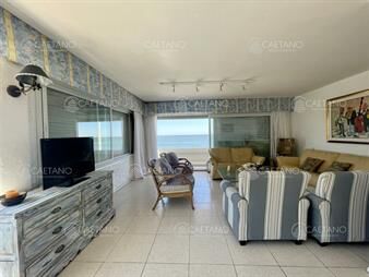 https://web5.gallito.com.uy/apartamento-en-primera-linea-playa-brava-punta-del-este-inmuebles-20498873
