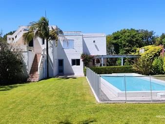 https://web5.gallito.com.uy/casa-rincã³n-del-indio-5-dormitorios-piscina-garage-inmuebles-25820380