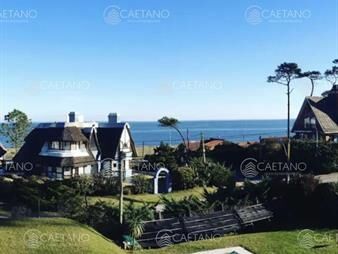 https://web5.gallito.com.uy/espectacular-casa-en-mansa-punta-del-este-a-pasos-del-mar-inmuebles-26150716