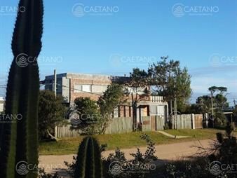 https://www.gallito.com.uy/casas-4-dormitorios-alquiler-temporal-manantiales-inmuebles-24486822