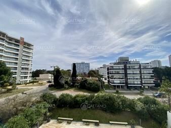 https://web5.gallito.com.uy/edificio-de-categoria-en-punta-del-este-ubicado-en-la-zona-inmuebles-25549422
