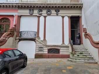 https://web5.gallito.com.uy/av-8-de-octubre-casi-propios-terreno-de-450-m2-con-altura-inmuebles-26172598